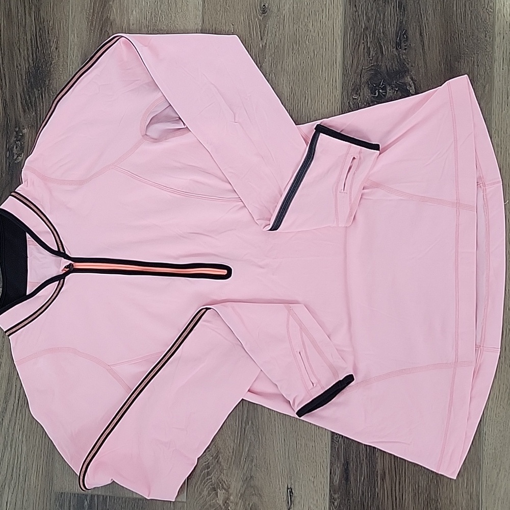 Lululemon Athletica long sleeve half zipper top